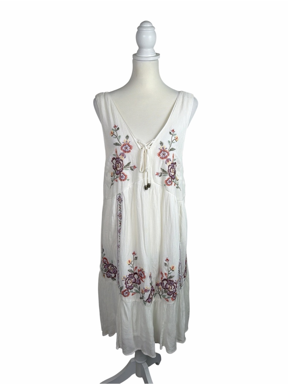 Xhilaration White Embroidered Boho Dress XL Floral Peasant Cottagecore Festival